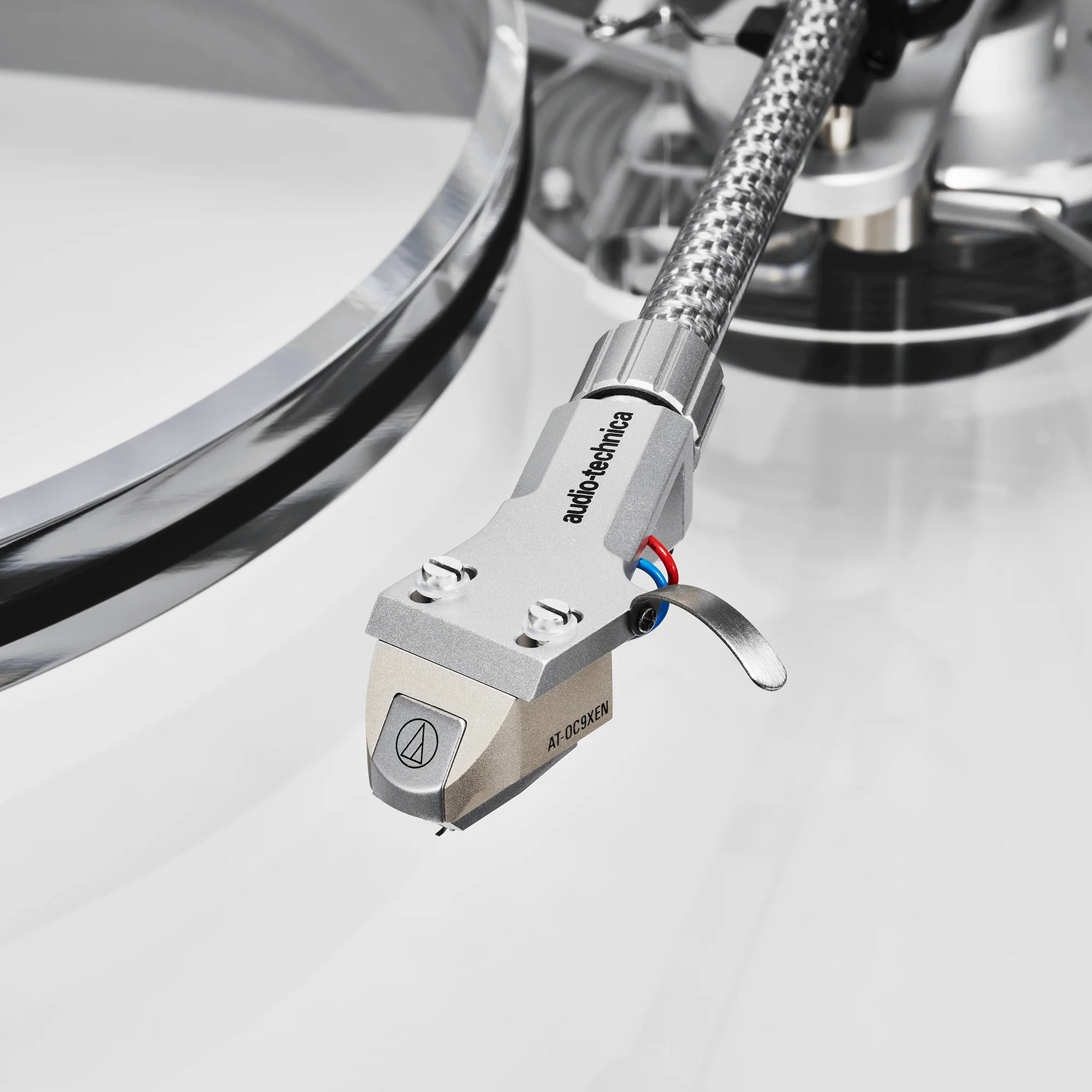 Audio-Technica AT-LPA2 Fully Manual Belt-Drive Turntable (Clear) - Image 8