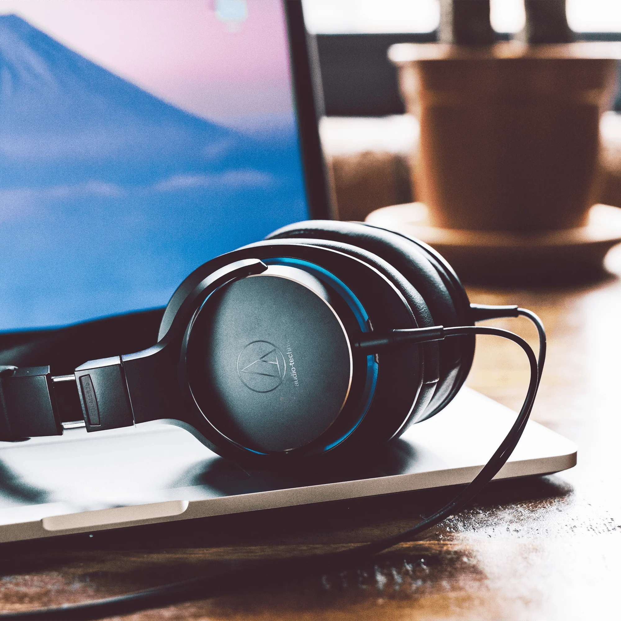 Audio-Technica ATH-MSR7b Over Ear High-Resolution Headphones - Image 7