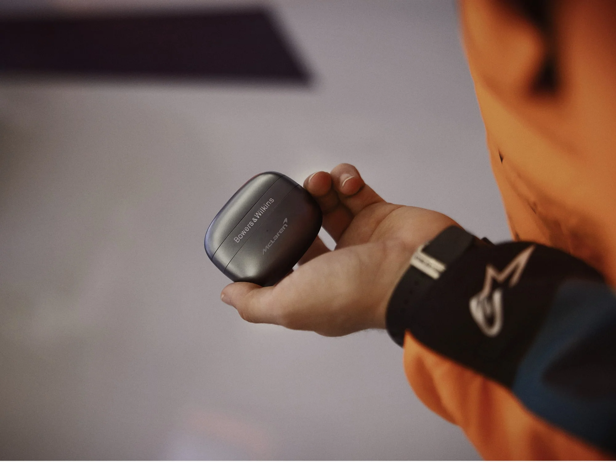Bowers & Wilkins PI8 McLaren Edition In Ear True Wireless Earbuds - Image 5