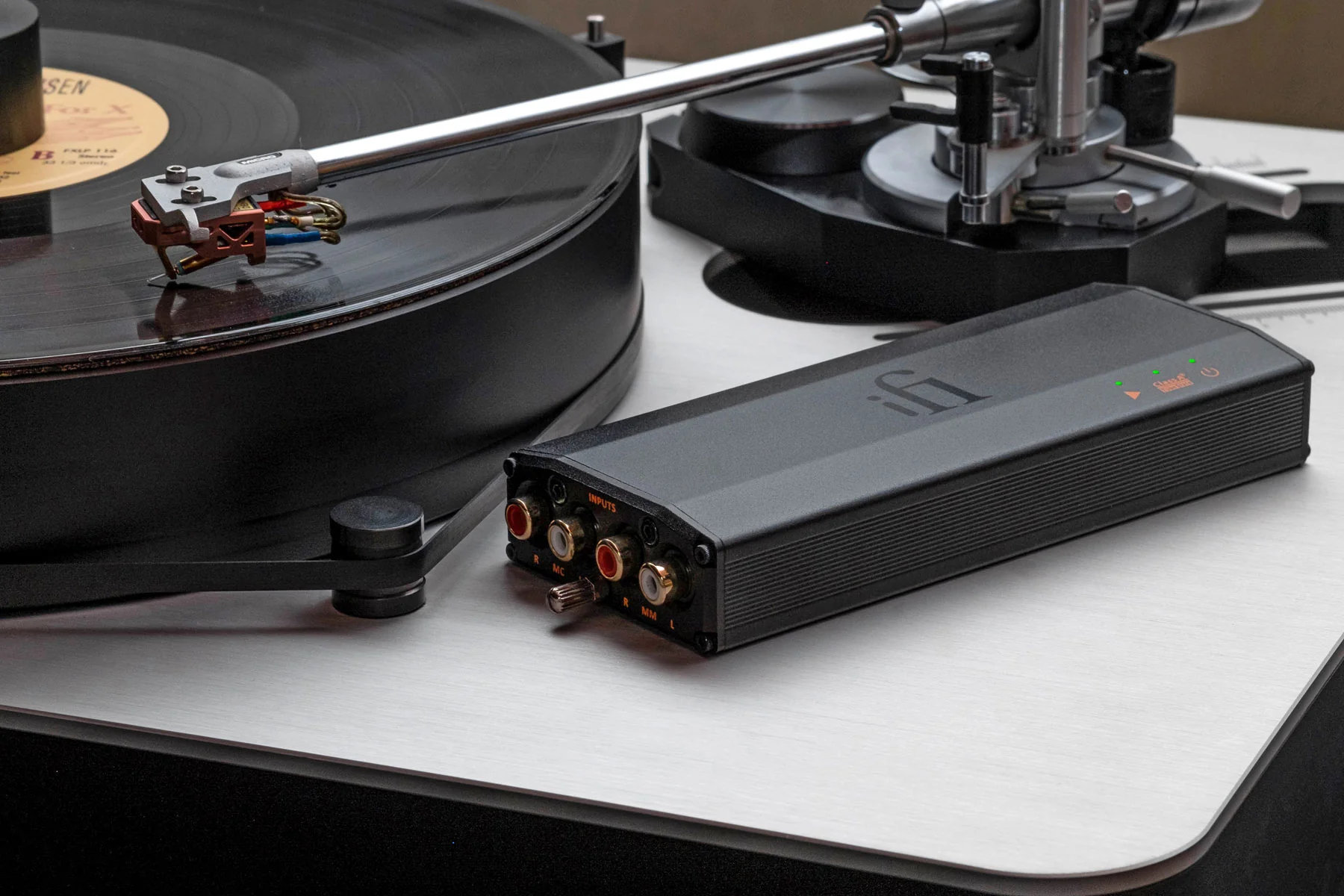 iFi Audio iPhone3 Black Label Phono Pre Amplifier - Image 4
