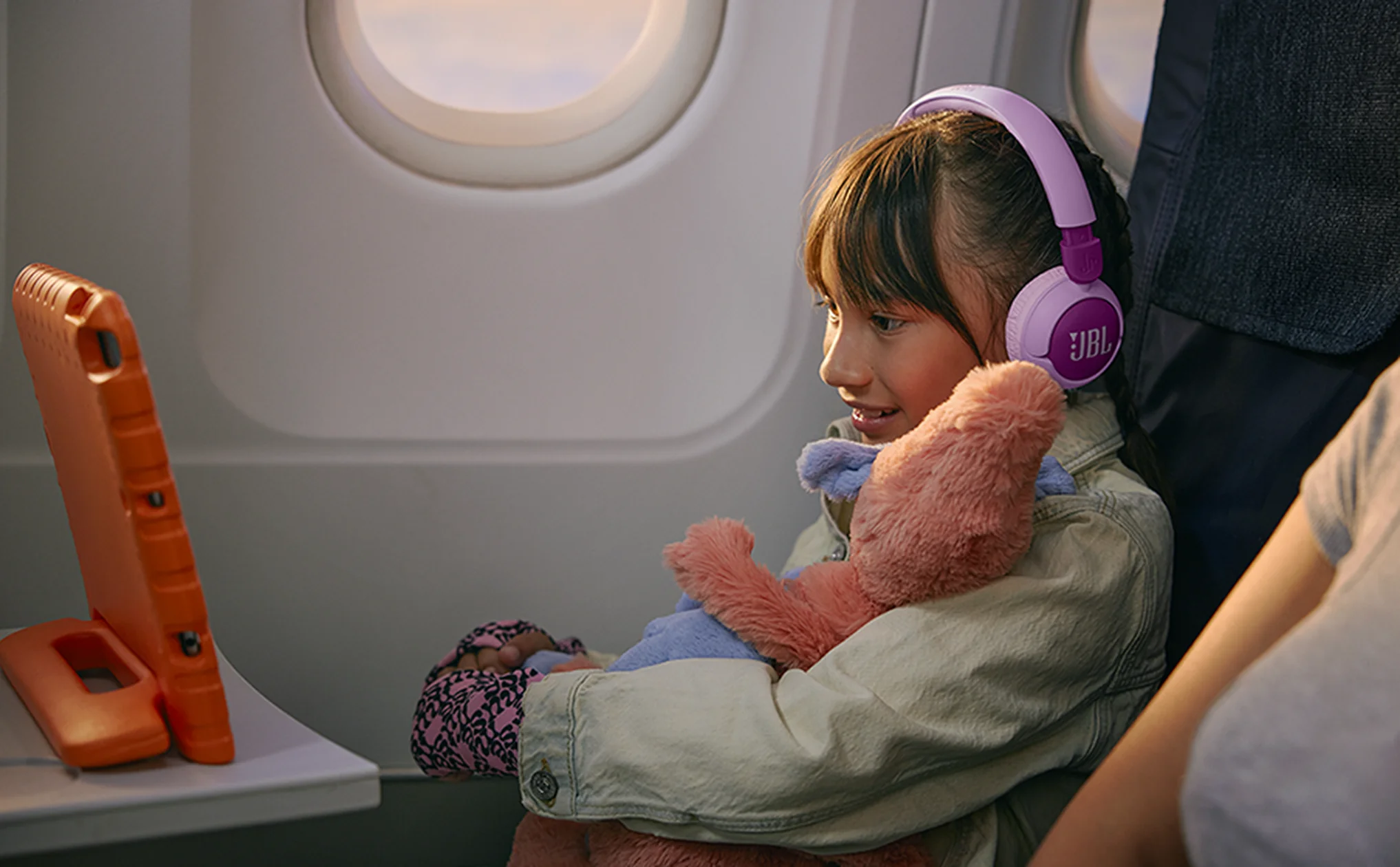 JBL JR 320BT Wireless On Ear Kids Headphones - Image 17