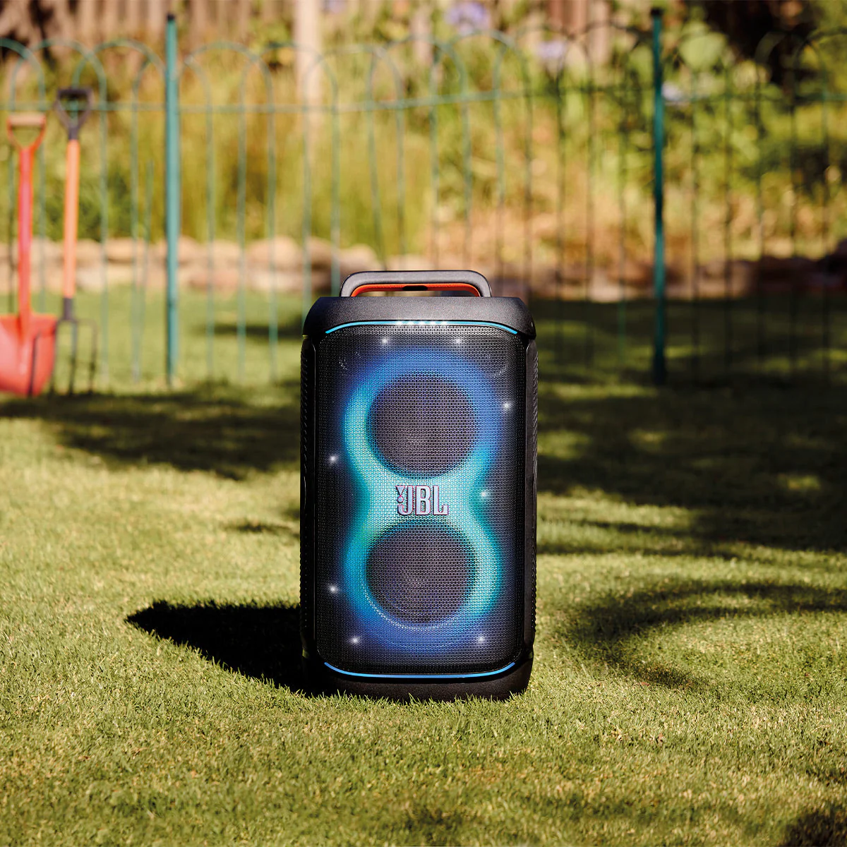 JBL PARTYBOX 520 Portable Party Speaker Bundle with gSport Cargo Sleeve - Image 9