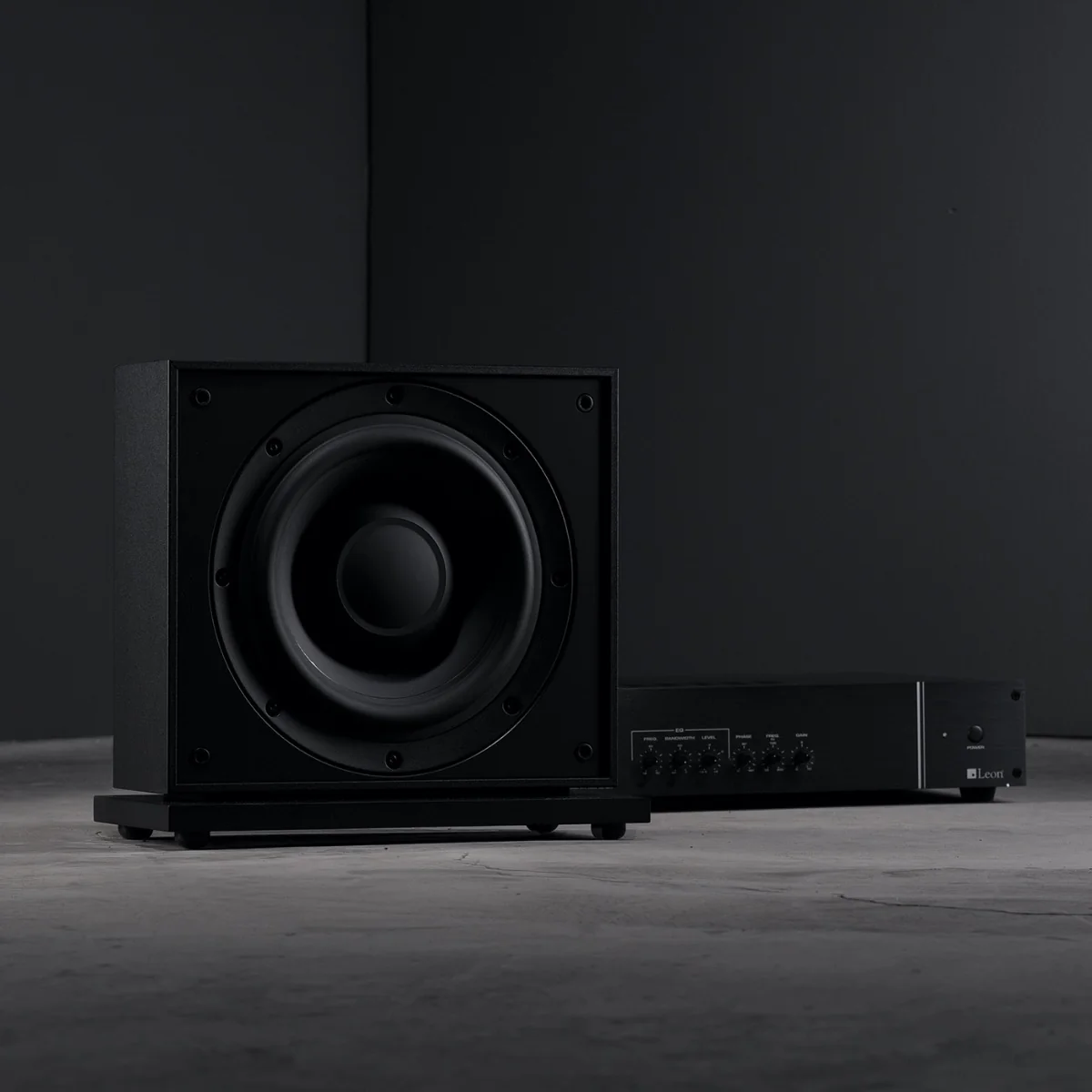 Leon Aaros Series A10-UT-1K 10 Inch Ultra-Thin Subwoofer with (1) L3-1K Amplifier - Image 7