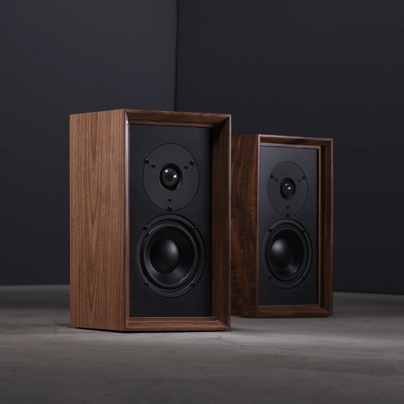 Leon Ti44UX Timbre Bookshelf Speakers (Pair)