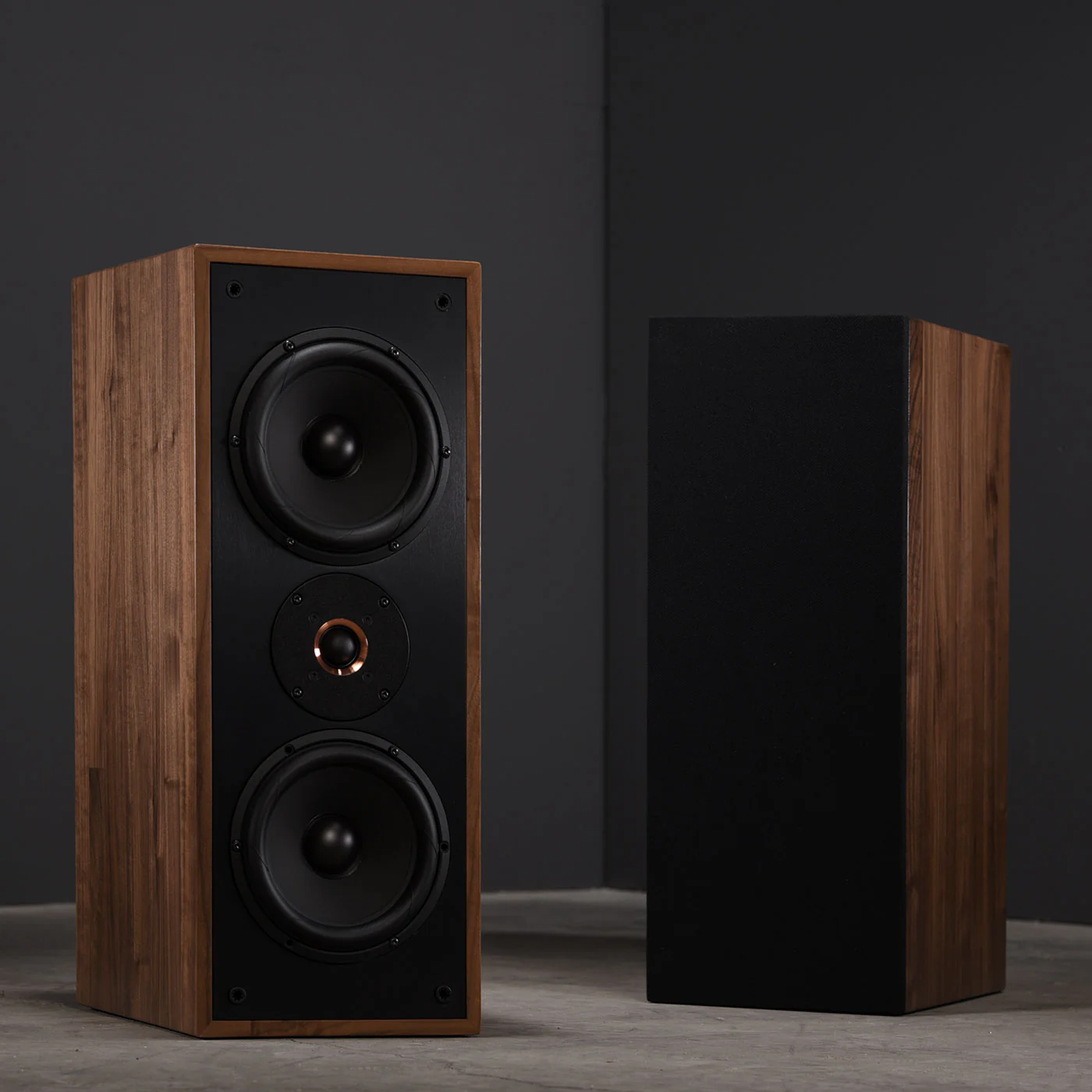 Leon TiSEVEN-MTM Timbre Bookshelf Speakers (Pair)