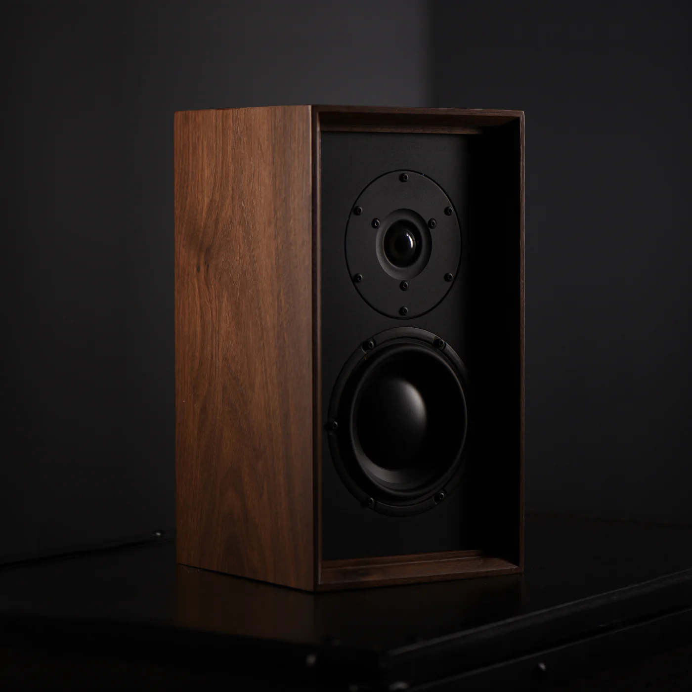 Leon TiULTIMA Timbre Bookshelf Speakers (Pair) - Image 3