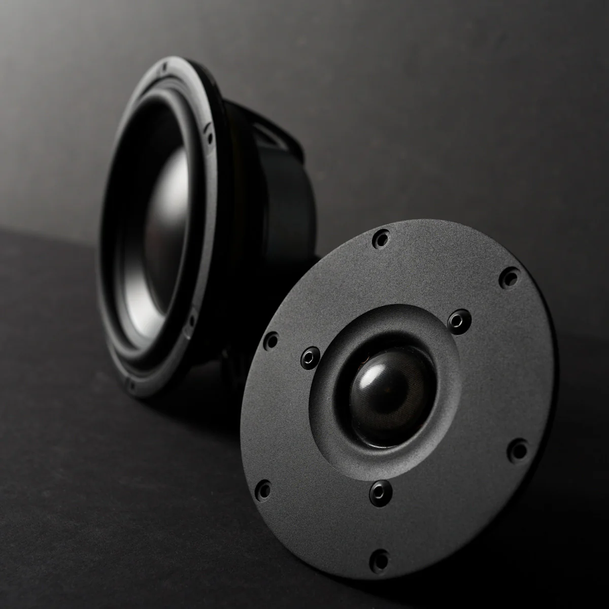 Leon TiULTIMA Timbre Bookshelf Speakers (Pair) - Image 9