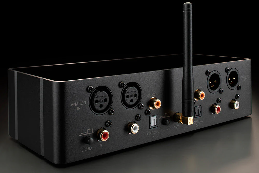 McIntosh MB20 Bluetooth Transceiver - Image 9