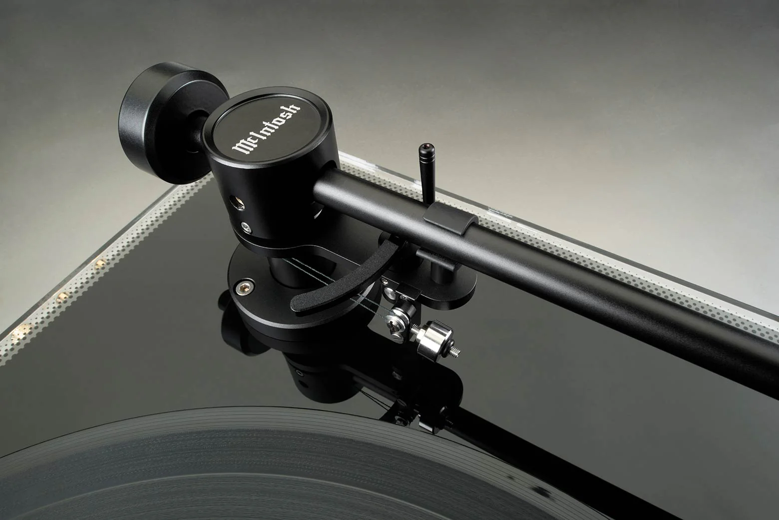 McIntosh MT2 Precision Turntable (Black) - Image 9
