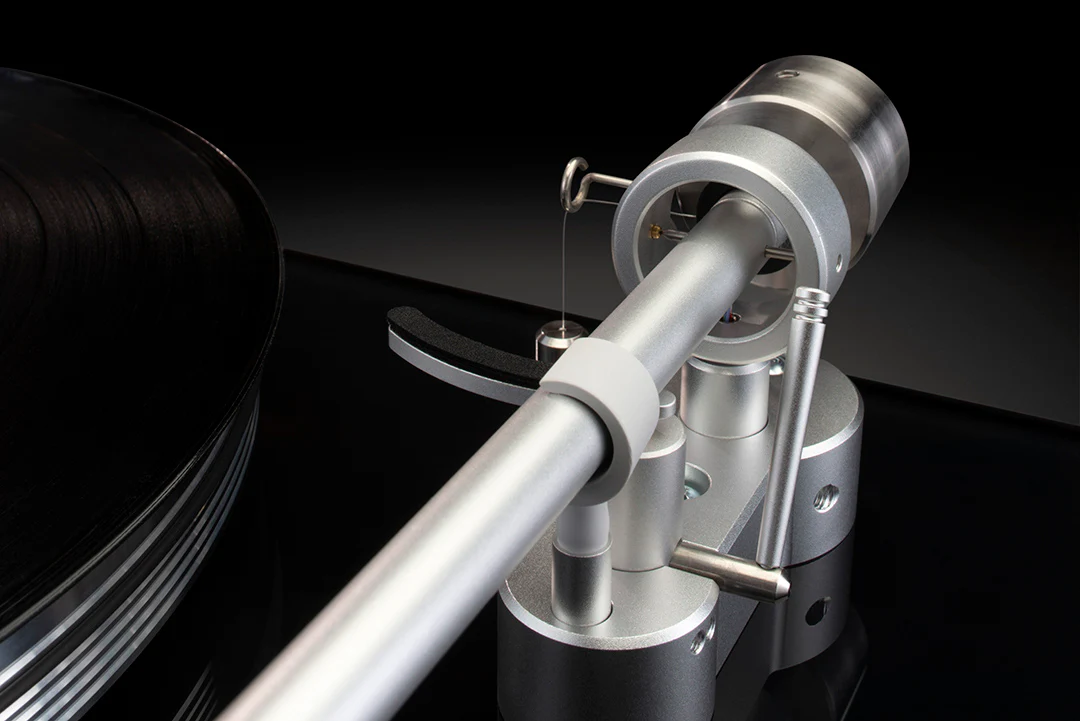 McIntosh MTI100 Integrated Turntable (Black) - Image 10