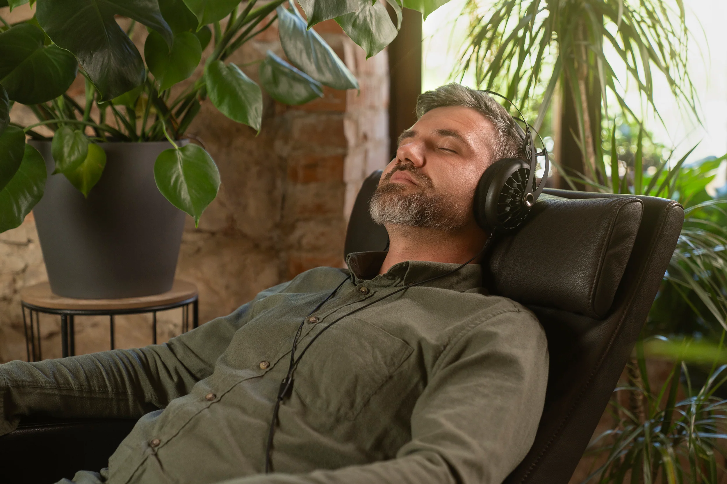 Meze Audio 105 AER Open Back Headphones - Image 7
