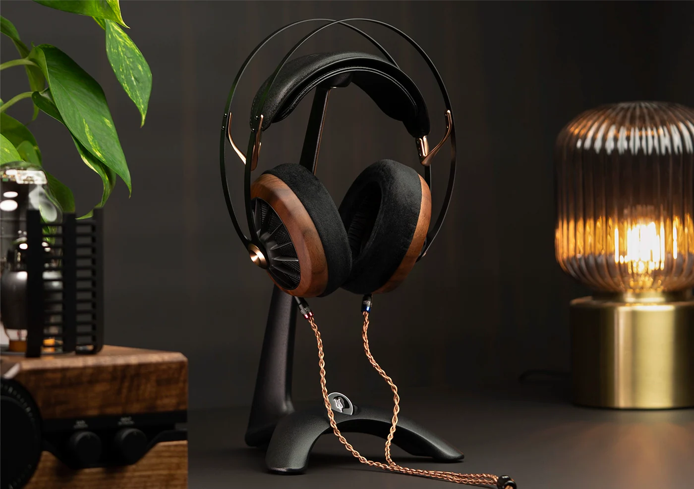 Meze Audio Manta Headphone Stand (Each) - Image 9