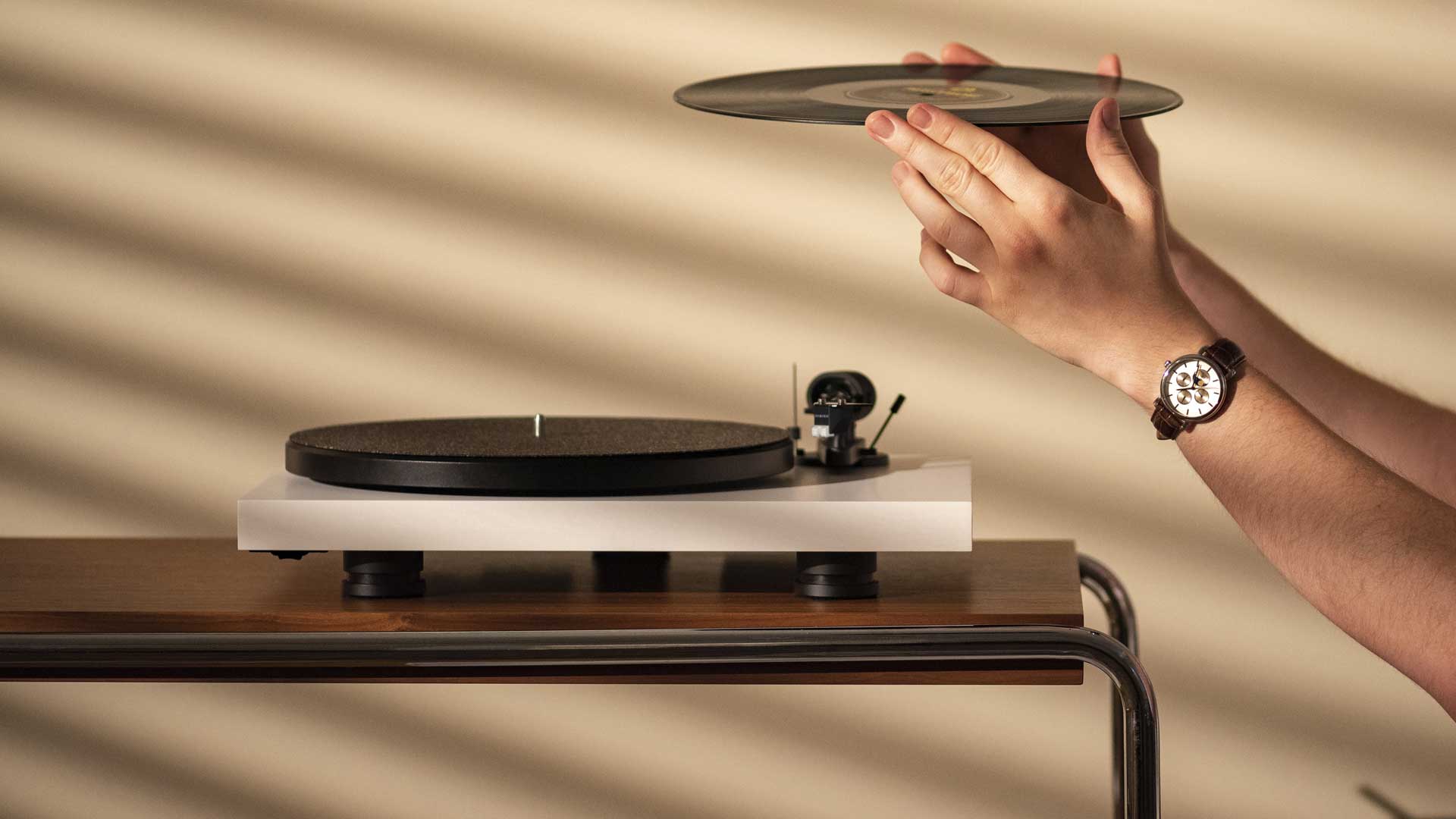 Pro-Ject Debut Carbon EVO Turntable with Sumiko Rainier Cartridge - Image 15