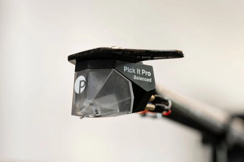 Pro-Ject Debut PRO B Manual Belt Drive Turntable w/ Pick it PRO Balanced Cartridge - Image 5