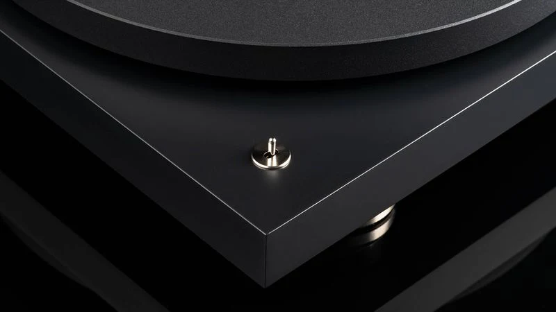 Pro-Ject Debut PRO B Manual Belt Drive Turntable w/ Pick it PRO Balanced Cartridge - Image 8