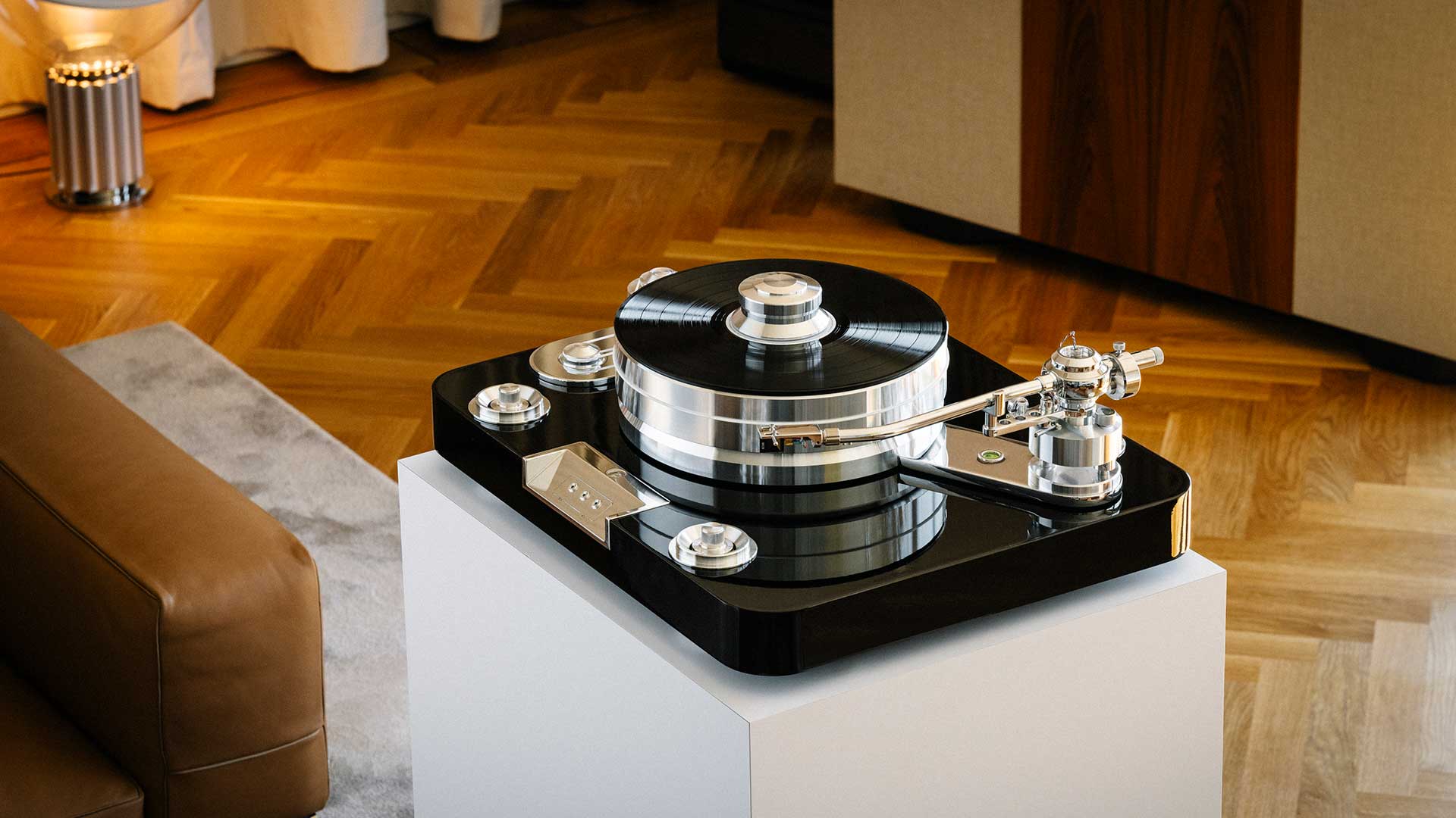 Pro-Ject Signature 12.2 Manual Belt Drive Turntable (Gloss Black) - Image 12