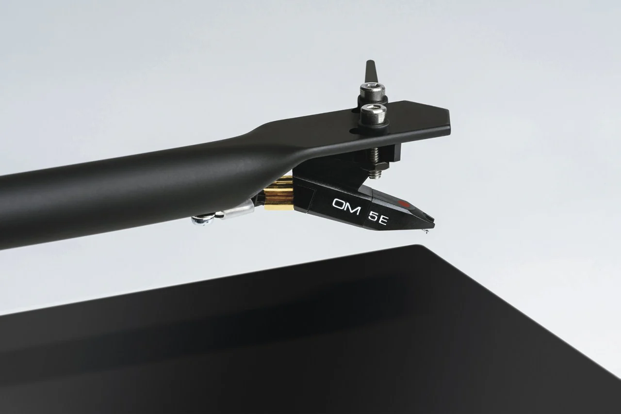 Pro-Ject T1 Phono SB Turntable with Phono Preamp - Image 7