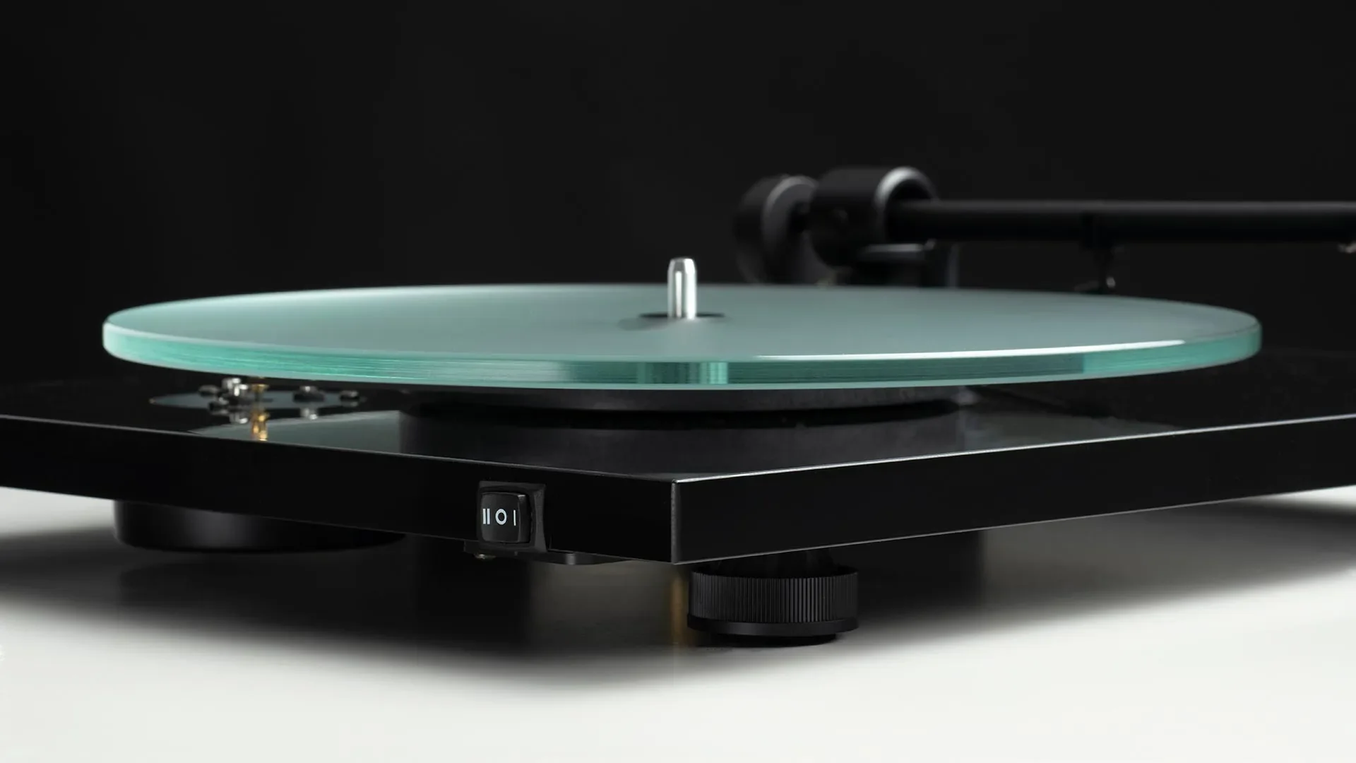 Pro-Ject T1 EVO BT Bluetooth Turntable with Ortofon OM 10 MM Cartridge - Image 5