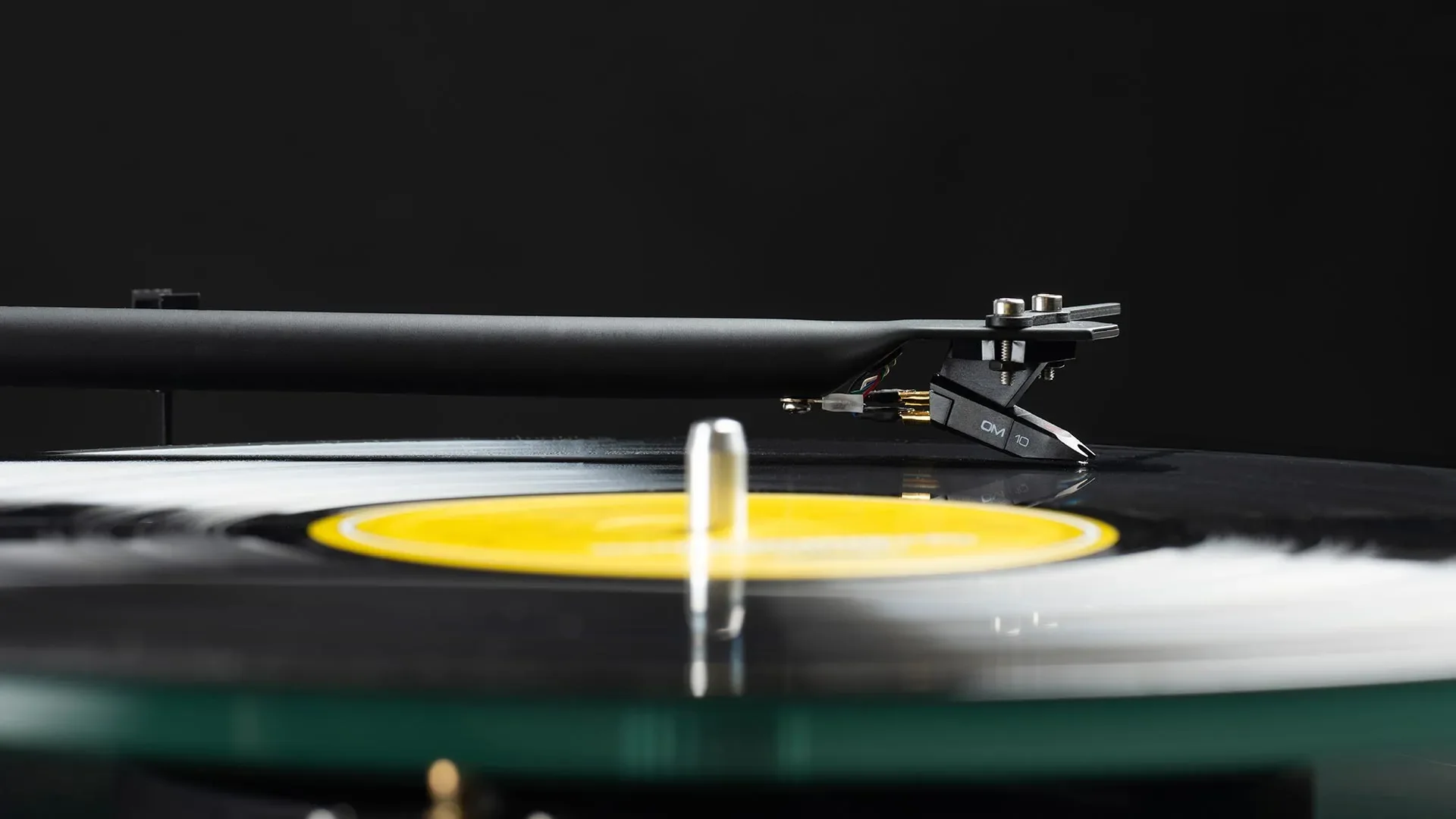 Pro-Ject T1 EVO BT Bluetooth Turntable with Ortofon OM 10 MM Cartridge - Image 8