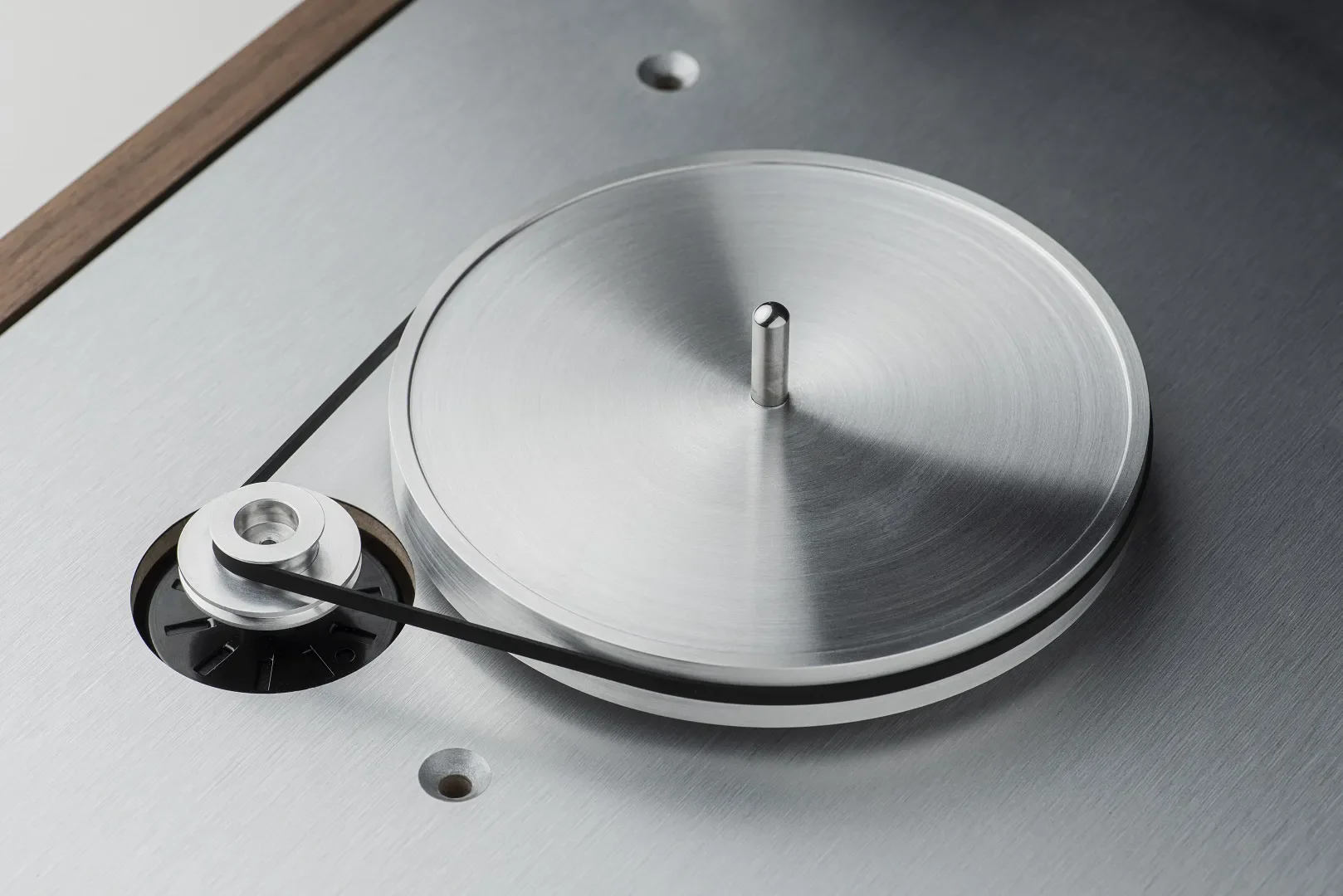 Pro-Ject Classic EVO Turntable w/ Sumiko Moonstone Cartridge (Eucalyptus) - Image 2