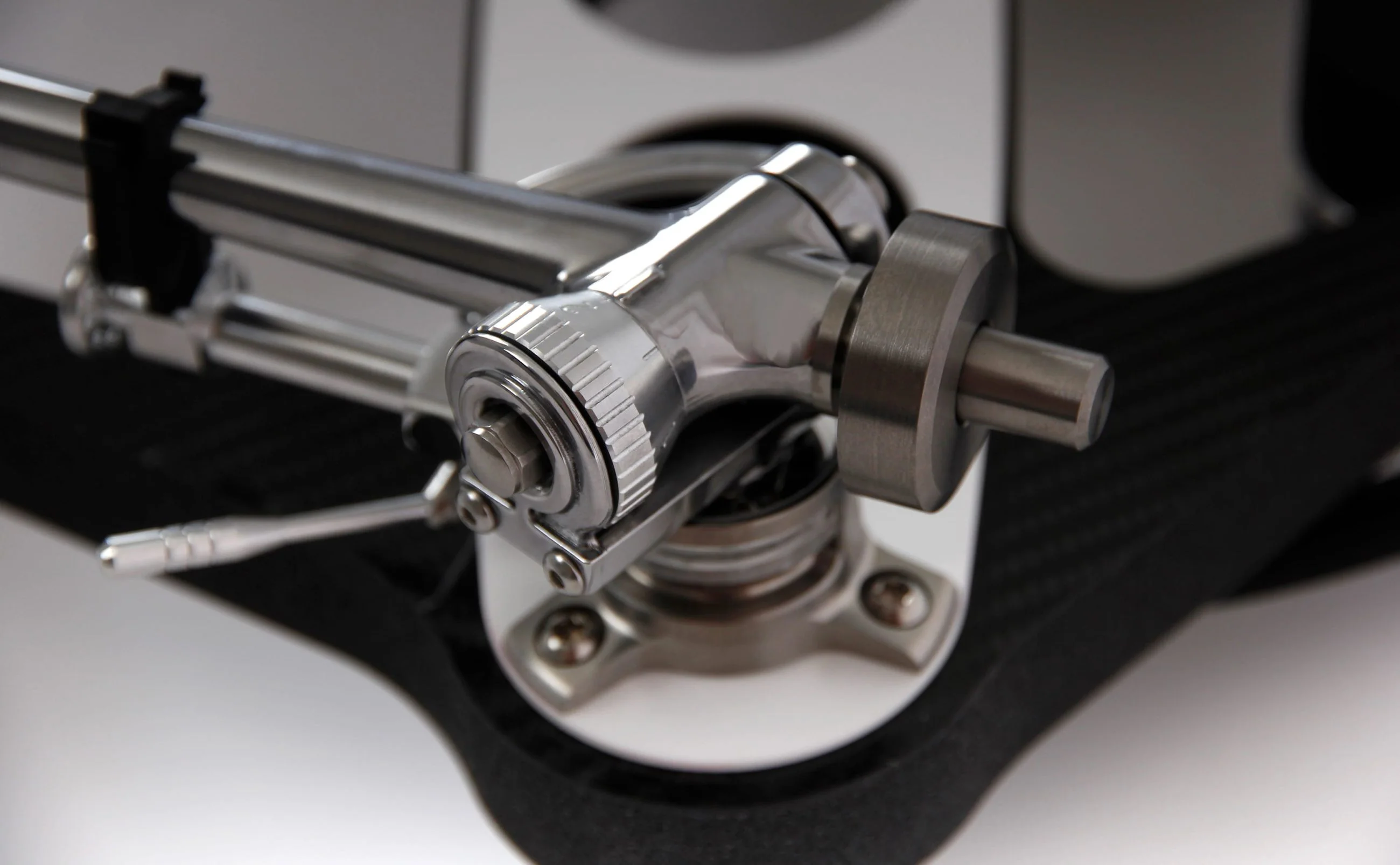 Rega Naia Reference Turntable - Image 18