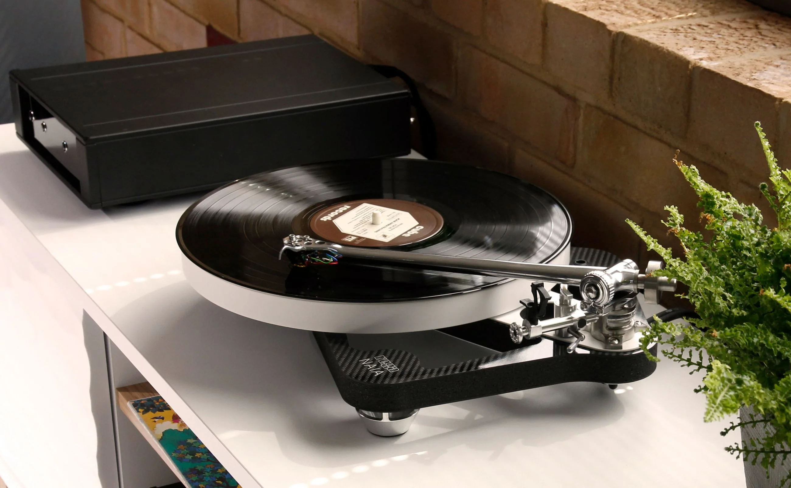 Rega Naia Reference Turntable - Image 6