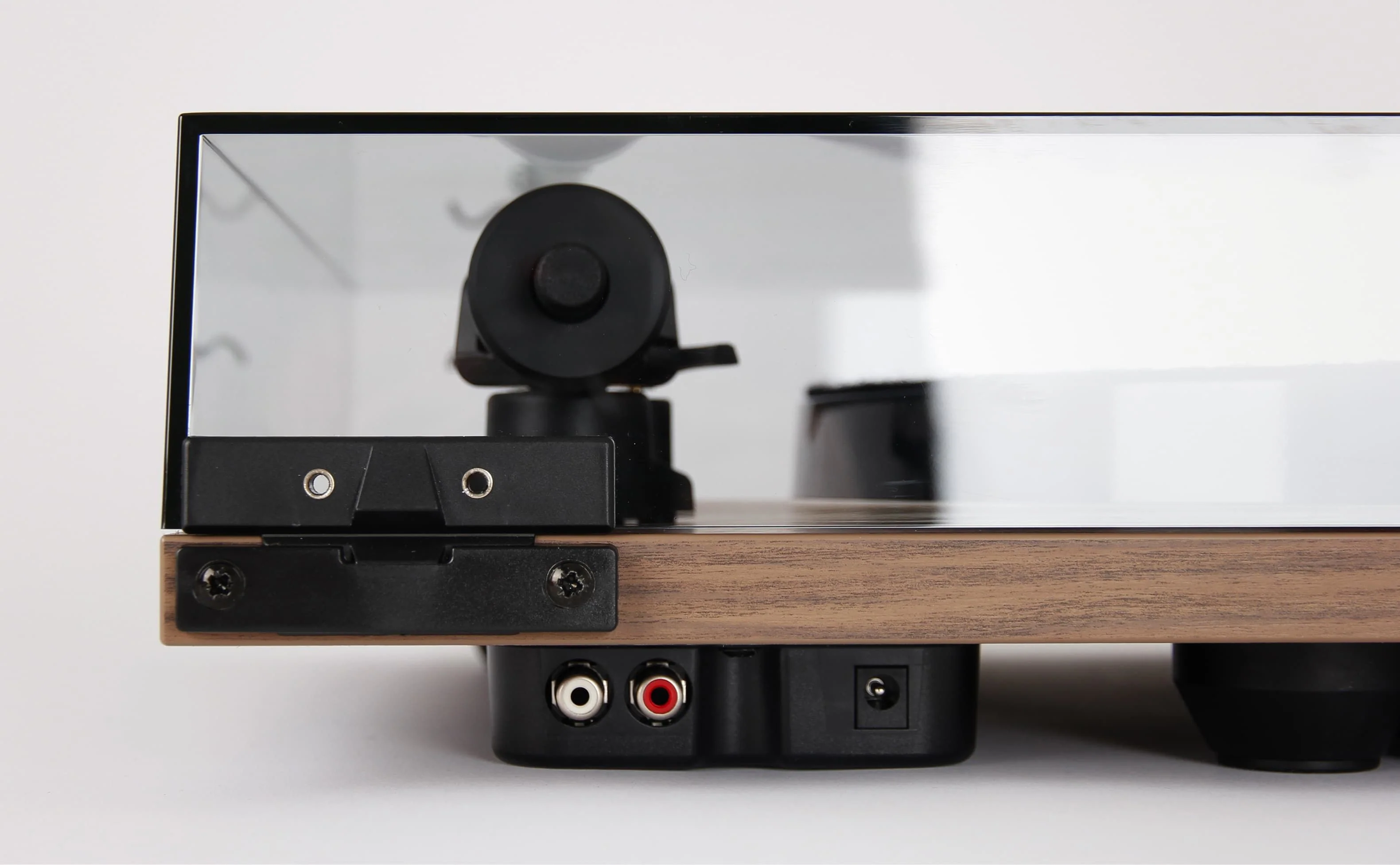 Rega Planar 1 Plus Turntable with RB110 Tonearm and Carbon MM Cartridge - Image 5