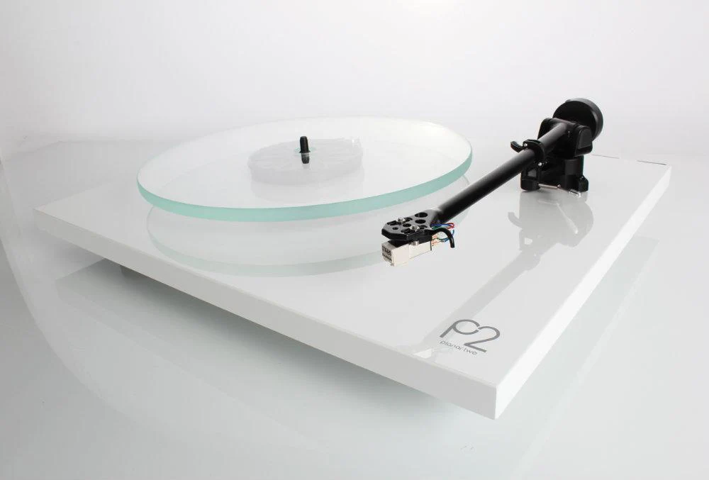 Rega Planar 2 Turntable with RB220 Tonearm and Carbon MM Cartridge - Image 4