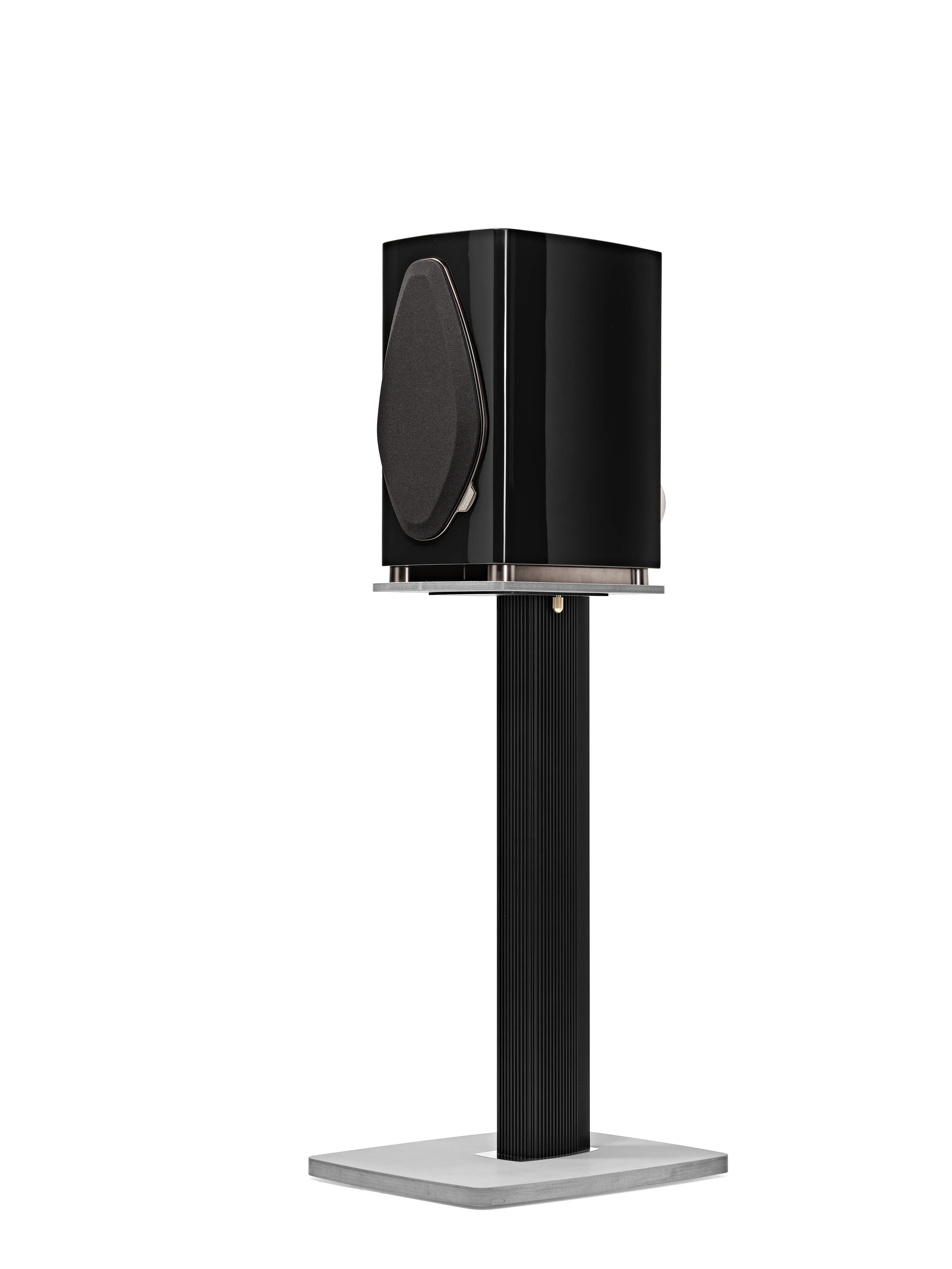 Sonus faber Sonetto II G2 Bookshelf Speakers Bundle with Speaker Stand (Pair) - Image 13