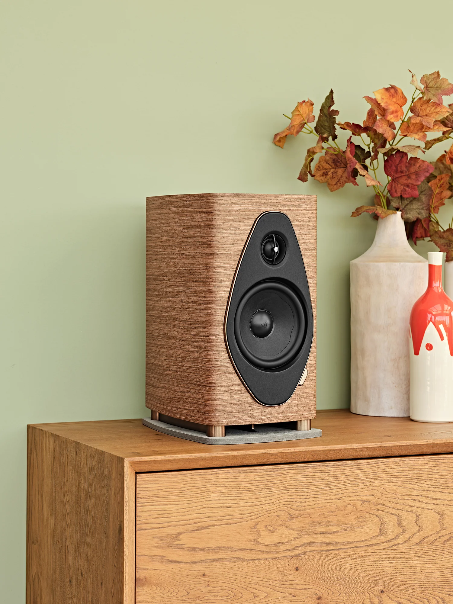 Sonus faber Sonetto II G2 Bookshelf Speakers Bundle with Speaker Stand (Pair) - Image 5