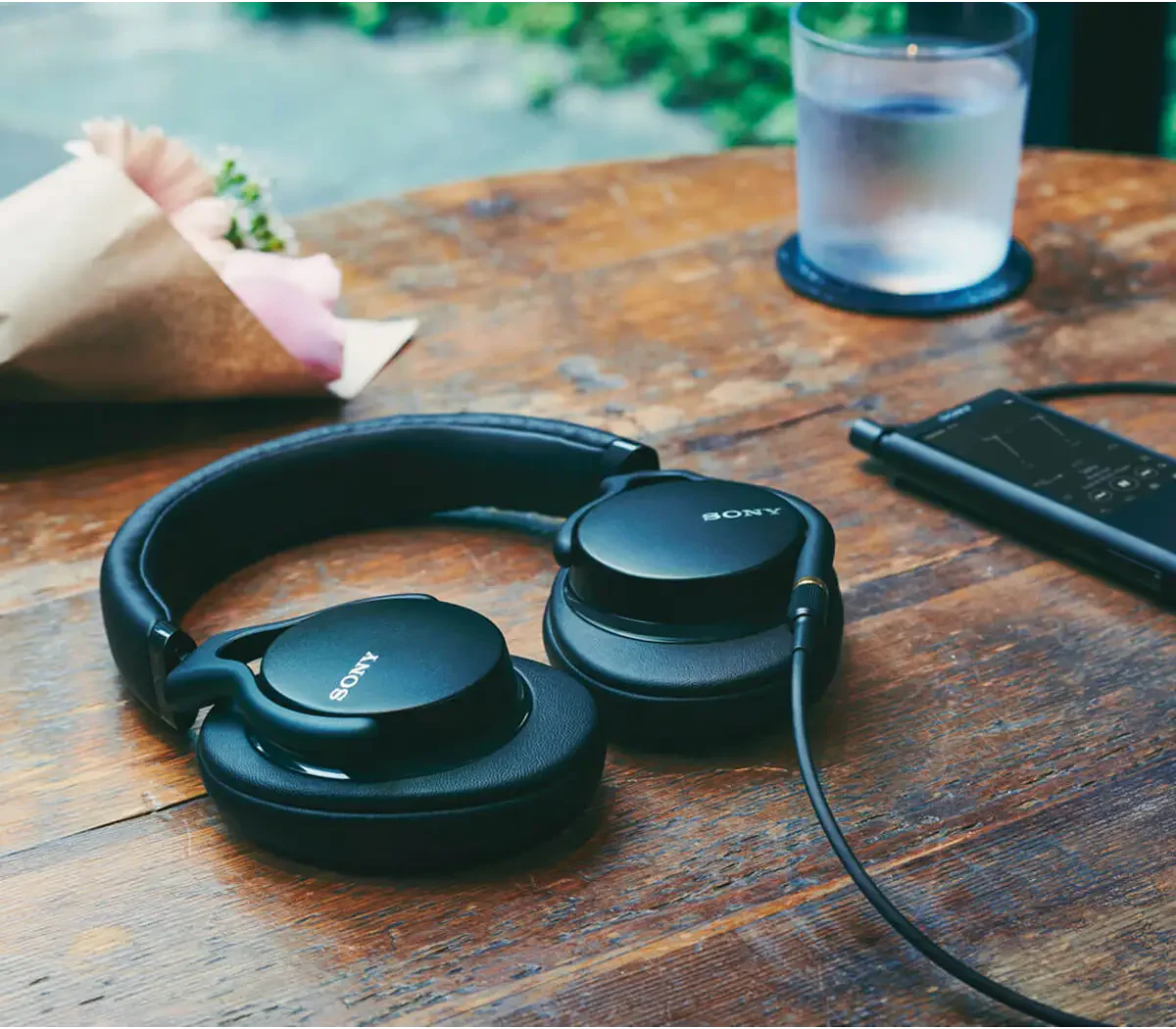 Sony MDR-1AM2 Premium Hi-Res Headphones - Image 4