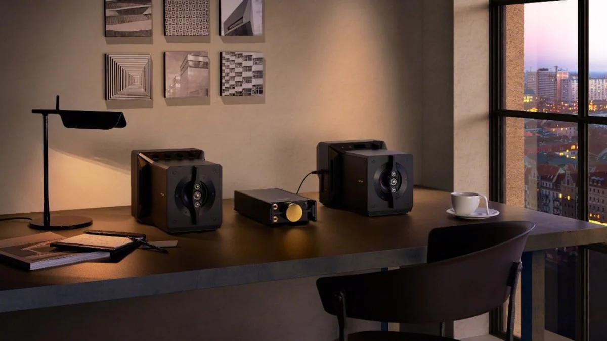 SA-Z1 Signature Series Hi-Res Near Field Powered Speaker System - Image 14