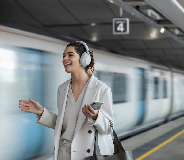 Sony WH-1000XM5 Wireless Noise Canceling Headphones - Image 19